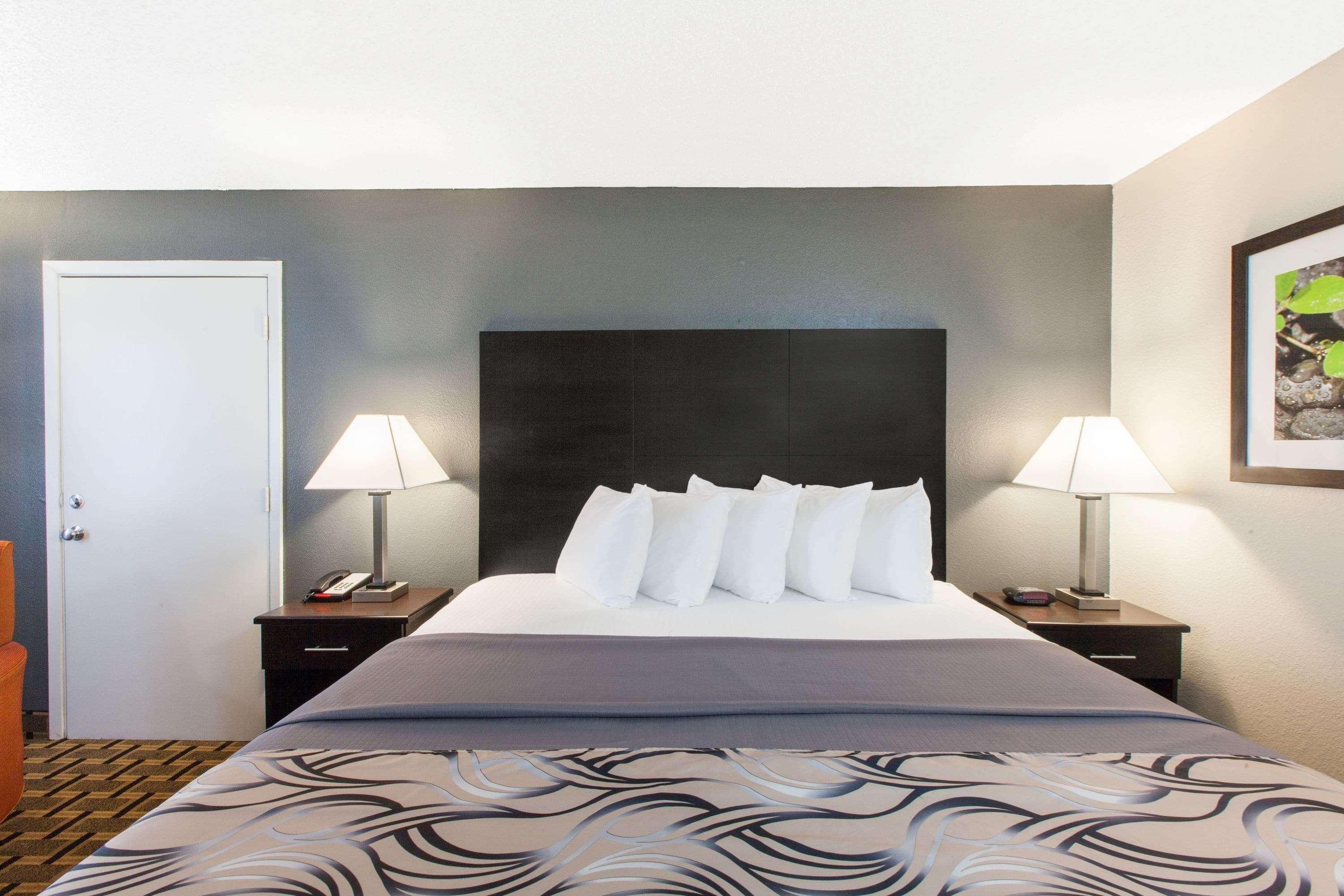 Days Inn By Wyndham Ennis Esterno foto
