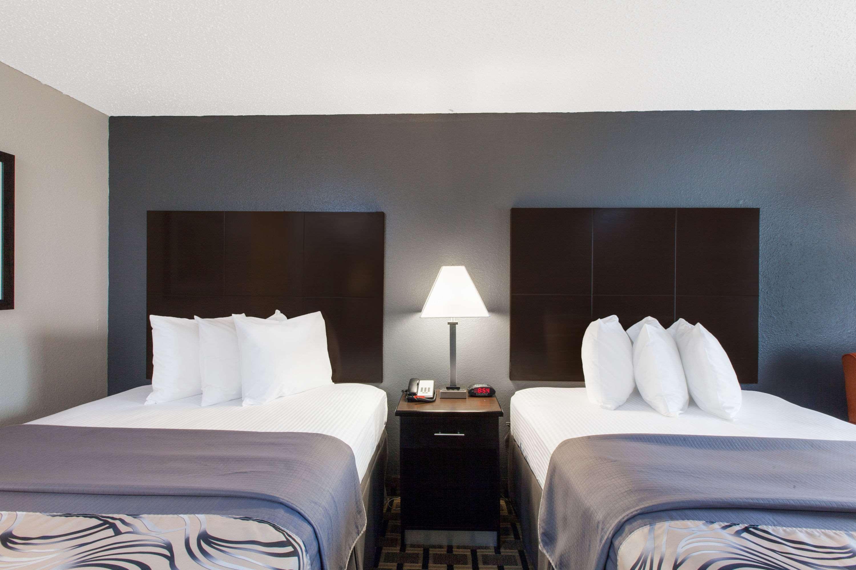Days Inn By Wyndham Ennis Esterno foto