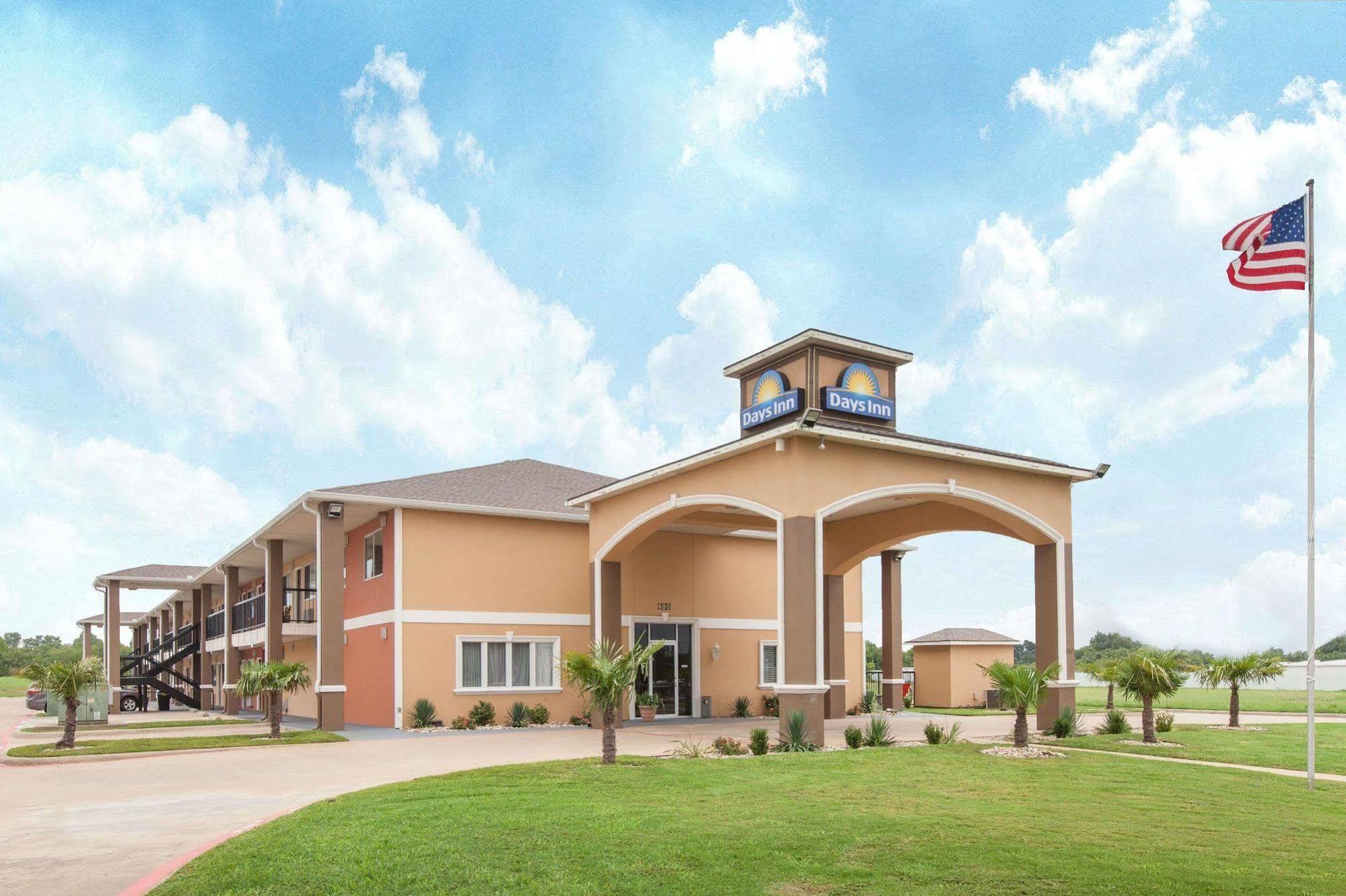 Days Inn By Wyndham Ennis Esterno foto