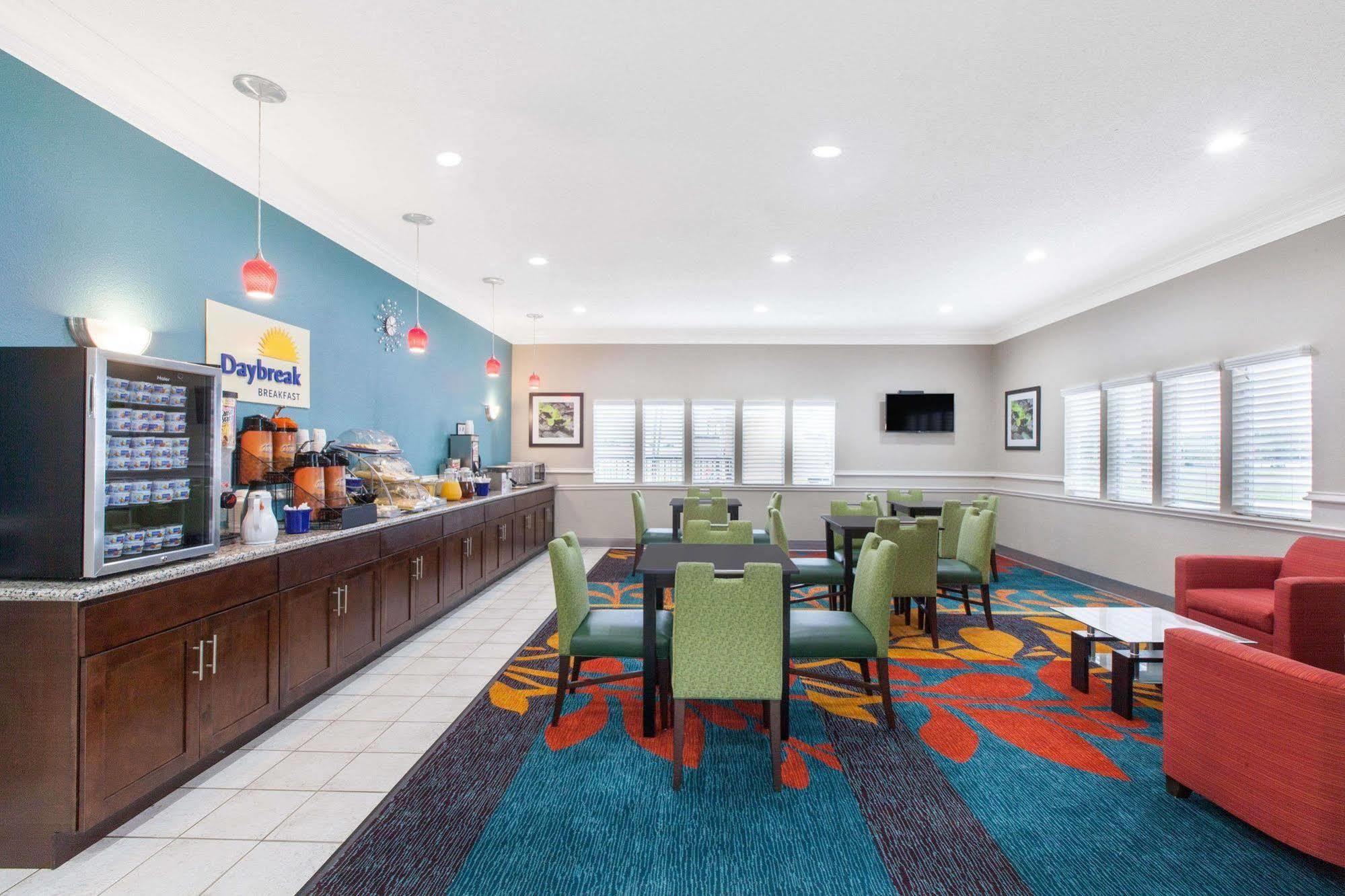 Days Inn By Wyndham Ennis Esterno foto