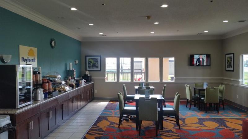 Days Inn By Wyndham Ennis Esterno foto